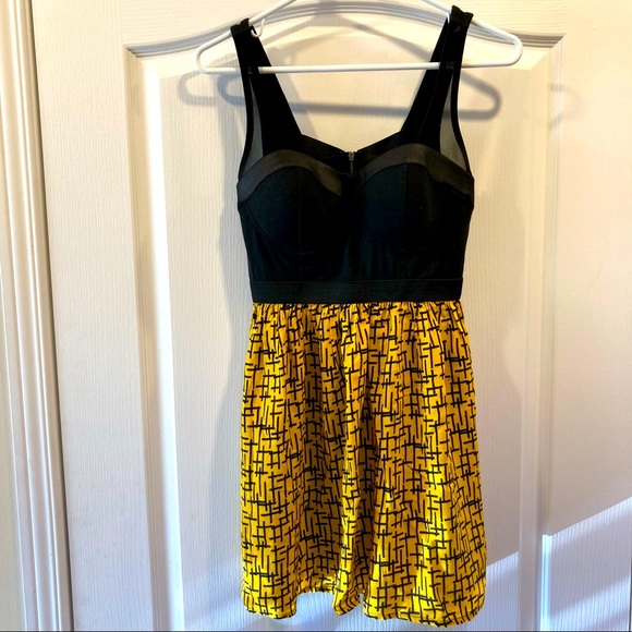 Material Girl Yellow pattern bustier top stretch dress Size S - Picture 1 of 4